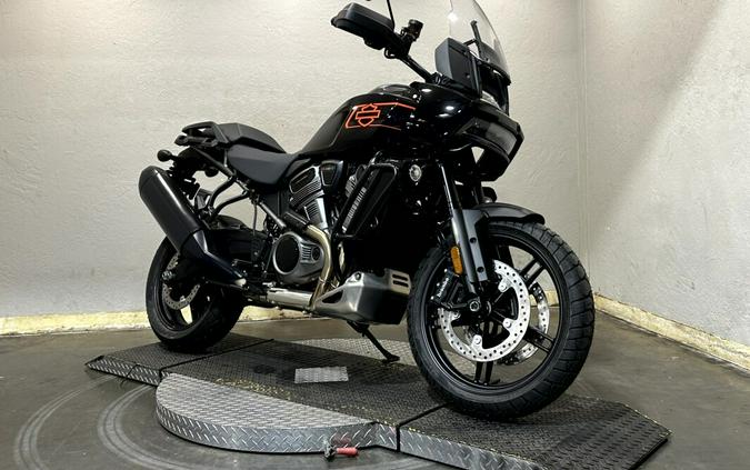 Harley-Davidson® Pan America® 1250 Special 2026 RA1250S 84673214 VIVID BLACK
