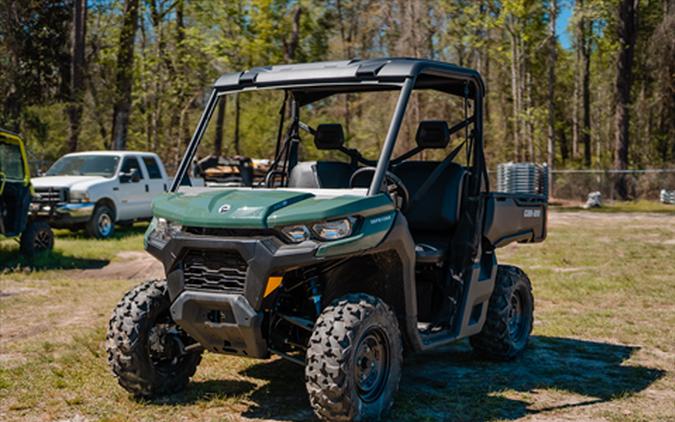 2023 Can-Am Defender HD9