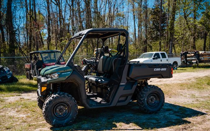 2023 Can-Am Defender HD9