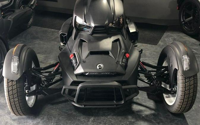 2023 Can-Am® Spyder RT Limited Dark Wheels