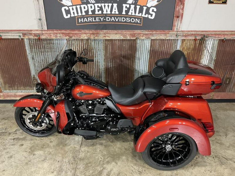 2025 Harley-Davidson® FLHTCUTG - Tri Glide® Ultra