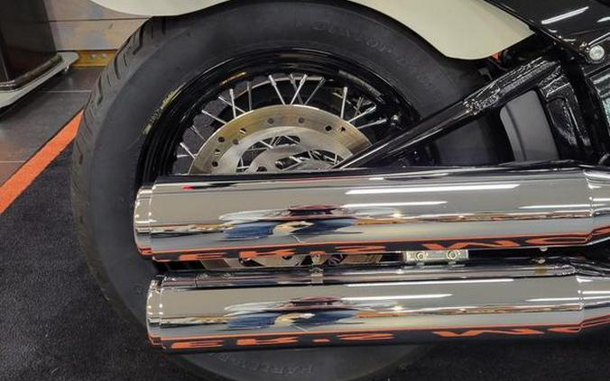 2018 Harley-Davidson® FLSL - Softail® Softail Slim®