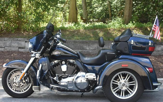 2012 Harley-Davidson Tri Glide Ultra Big Blue Pearl/Vivid Black