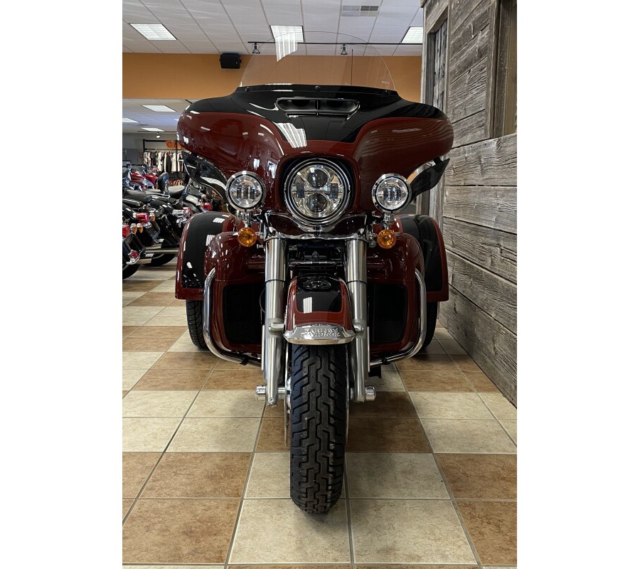 2024 Harley-Davidson Tri Glide Ultra Red Rock / Vivid Black