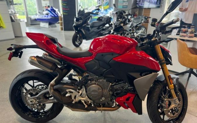 2025 Ducati Streetfighter V2 S