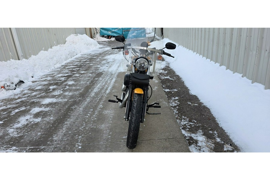 2011 Harley-Davidson® XL883N IRON 883