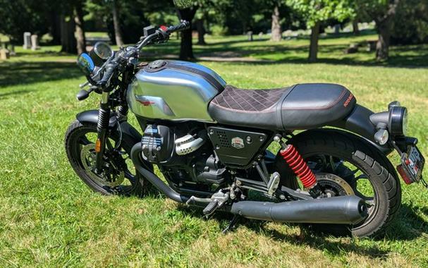 2020 Moto Guzzi V7 III Stone S