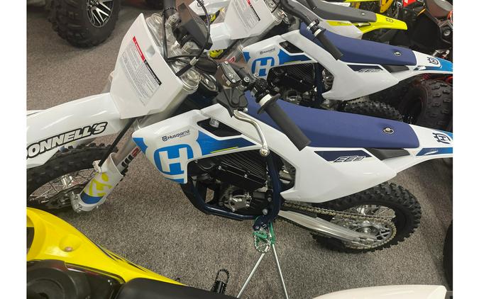 2024 Husqvarna Motorcycles EE 3