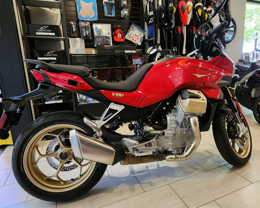 2023 Moto Guzzi V100 Mandello