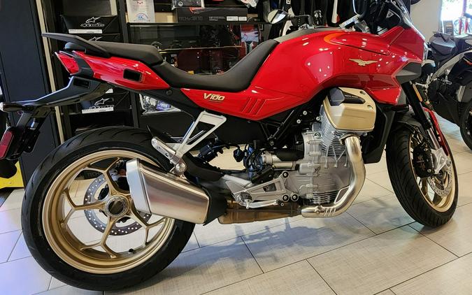 2023 Moto Guzzi V100 Mandello