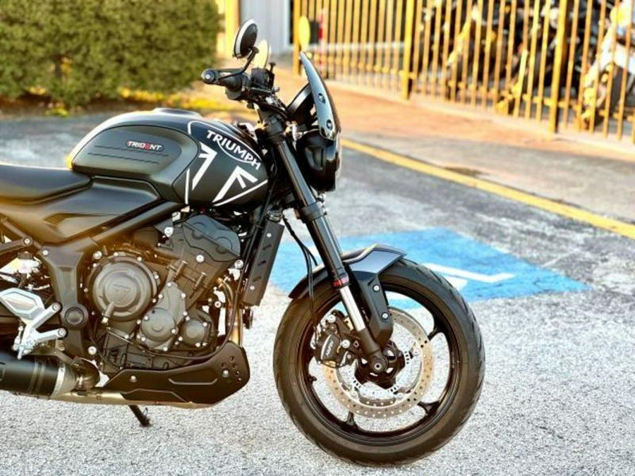 2023 Triumph Trident (Black)