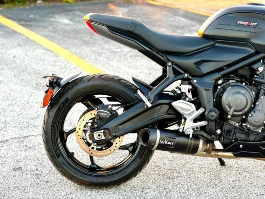 2023 Triumph Trident (Black)