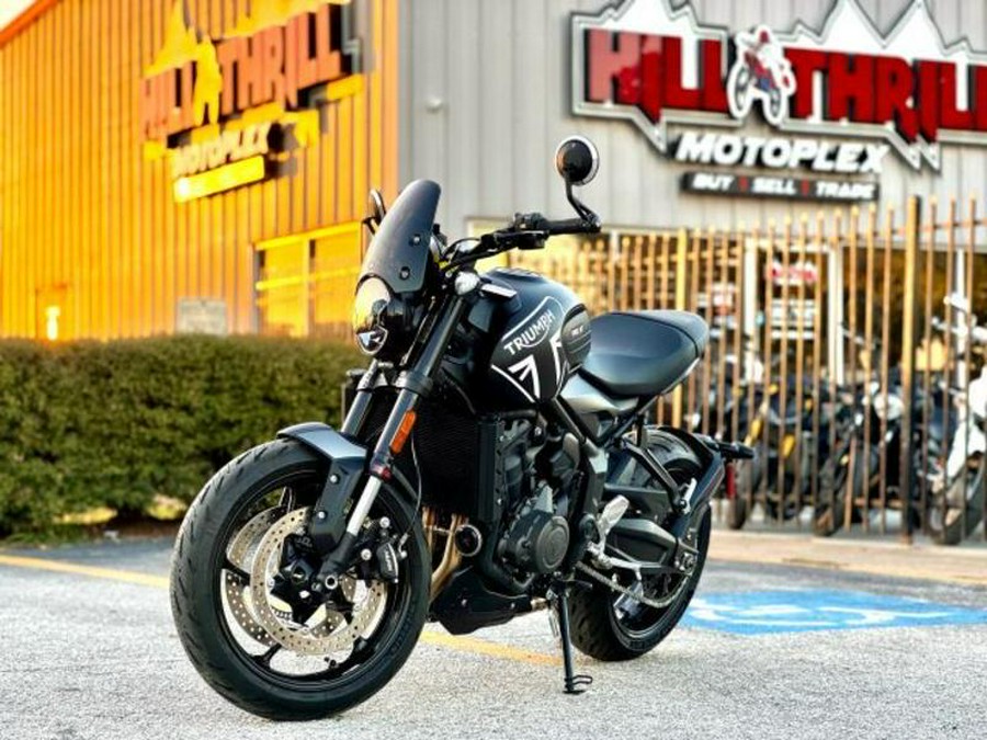 2023 Triumph Trident (Black)