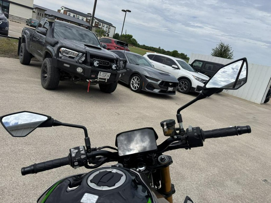2025 Kawasaki Z900 SE ABS