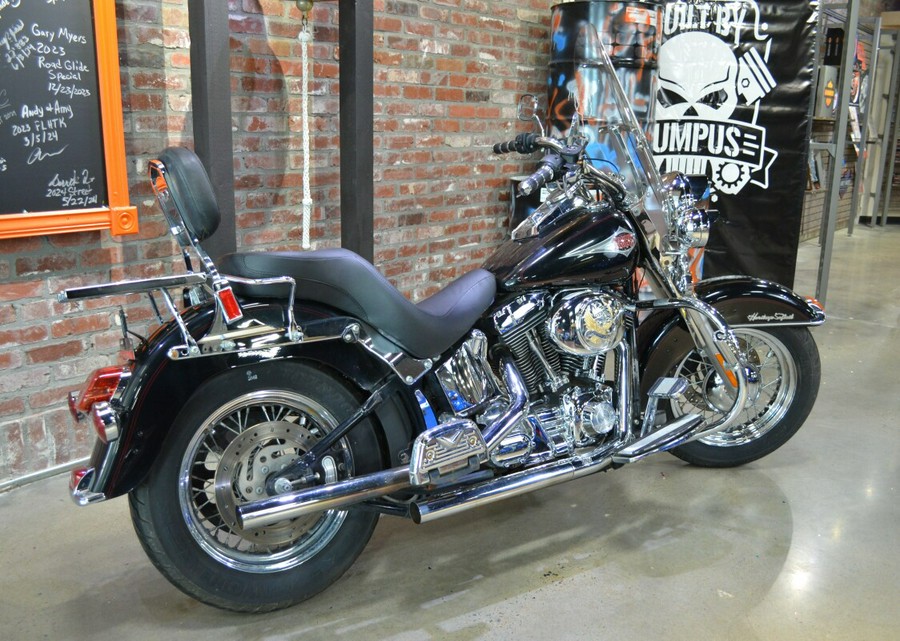 2001 Harley-Davidson Heritage Softail® Classic Vivid Black