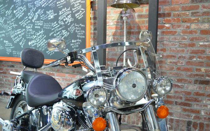 2001 Harley-Davidson Heritage Softail® Classic Vivid Black