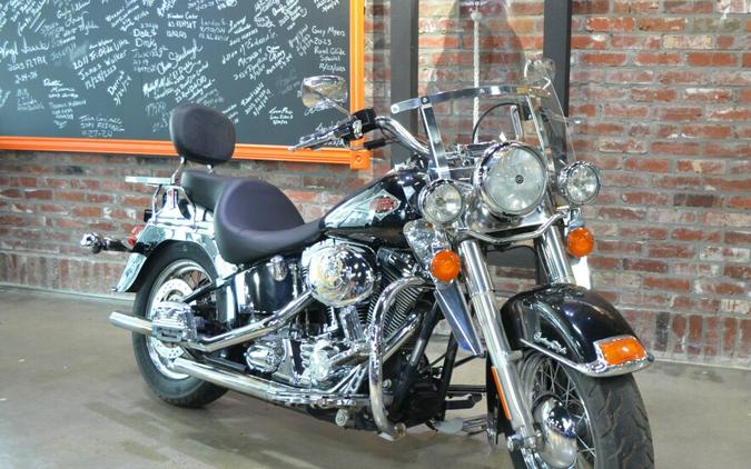 2001 Harley-Davidson Heritage Softail® Classic Vivid Black