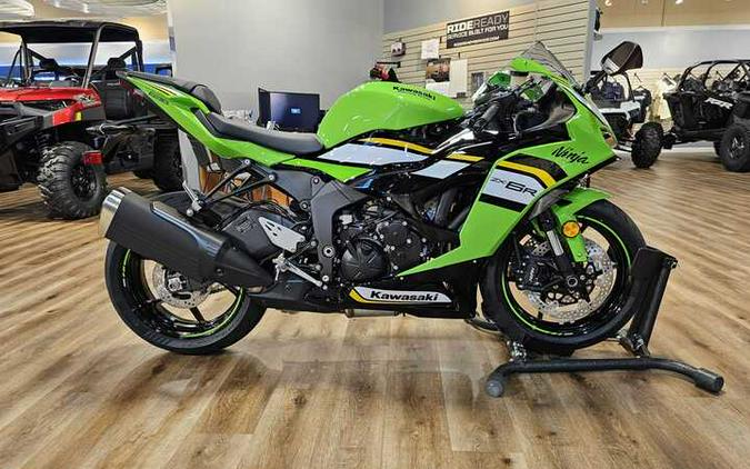 2025 Kawasaki Ninja ZX-6R KRT Edition ABS Lime Green/Ebony/Pearl Blizzard White - 107198