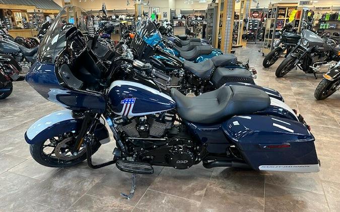 2020 Harley-Davidson® Road Glide® Special Billiard Blue/Stone Washed White