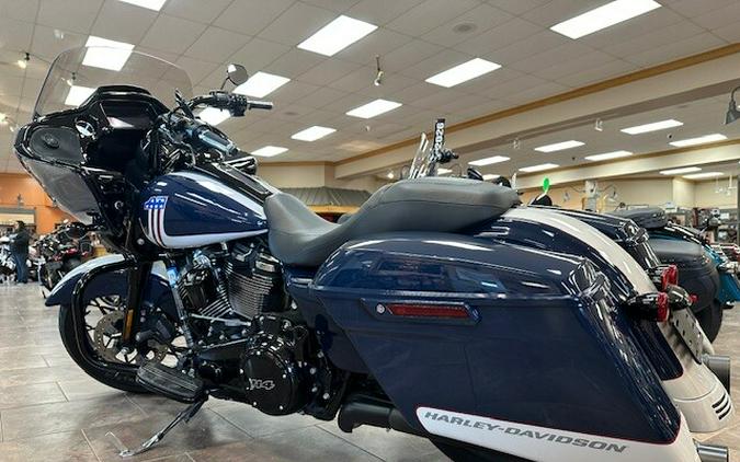 2020 Harley-Davidson® Road Glide® Special Billiard Blue/Stone Washed White