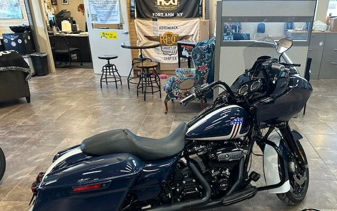 2020 Harley-Davidson® Road Glide® Special Billiard Blue/Stone Washed White