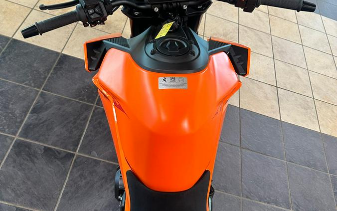 2024 KTM 990 DUKE