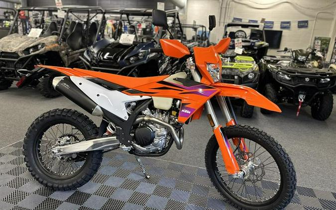 2024 KTM 500 EXC-F Six Days First Look [Fast Facts]