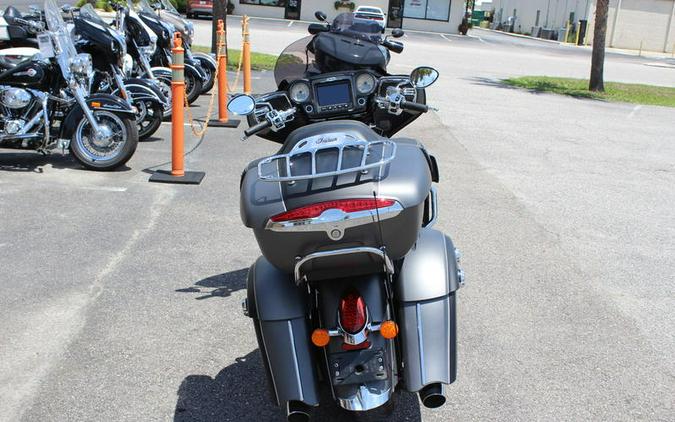 2019 Indian Motorcycle® Roadmaster® Steel Gray Smoke / Thunder Black Smoke