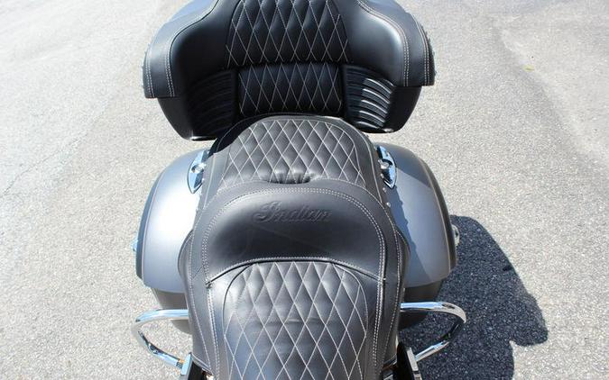 2019 Indian Motorcycle® Roadmaster® Steel Gray Smoke / Thunder Black Smoke