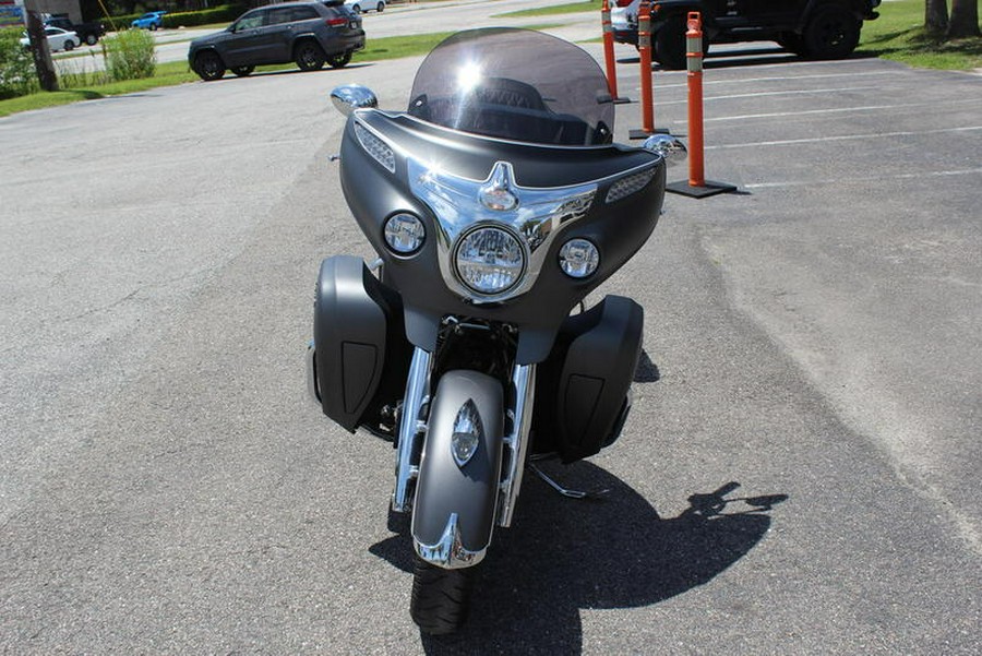 2019 Indian Motorcycle® Roadmaster® Steel Gray Smoke / Thunder Black Smoke