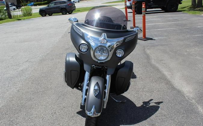 2019 Indian Motorcycle® Roadmaster® Steel Gray Smoke / Thunder Black Smoke