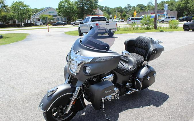 2019 Indian Motorcycle® Roadmaster® Steel Gray Smoke / Thunder Black Smoke