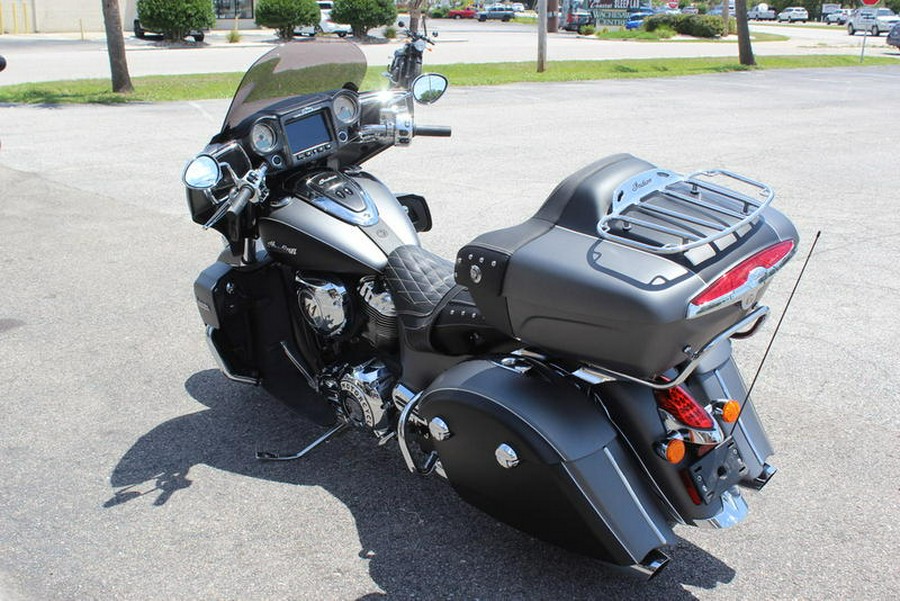 2019 Indian Motorcycle® Roadmaster® Steel Gray Smoke / Thunder Black Smoke