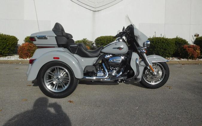 FLHTCUTG 2024 Tri Glide Ultra