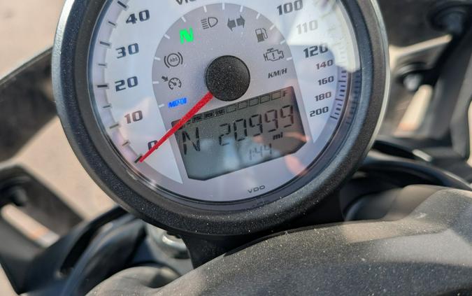 2014 Victory Cross Roads 8-Ball®