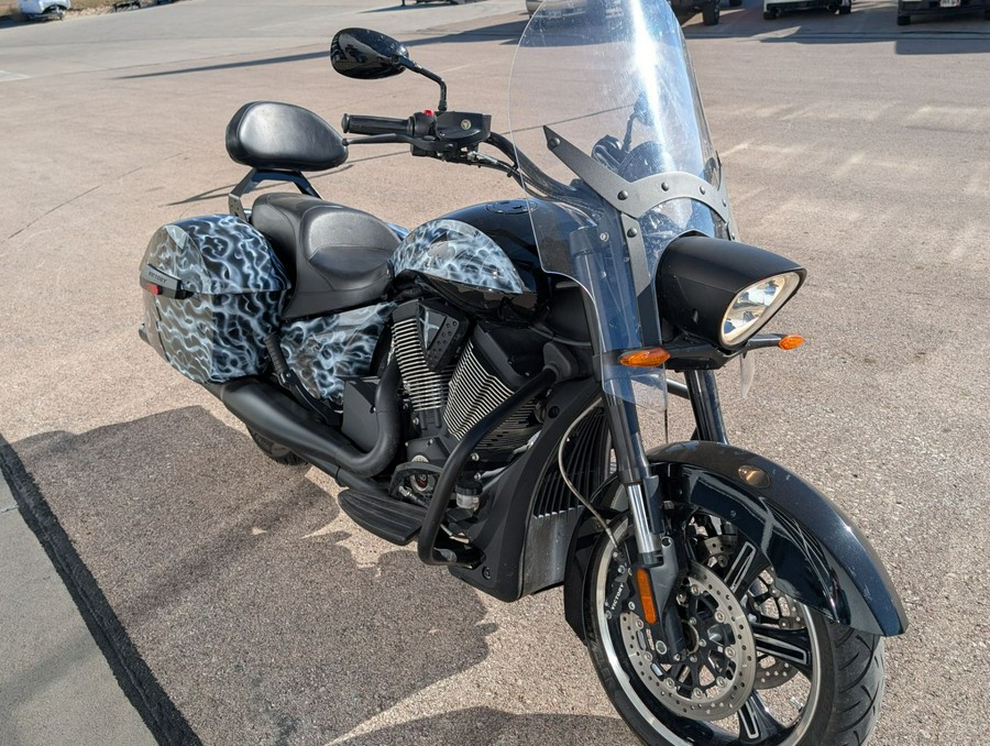 2014 Victory Cross Roads 8-Ball®