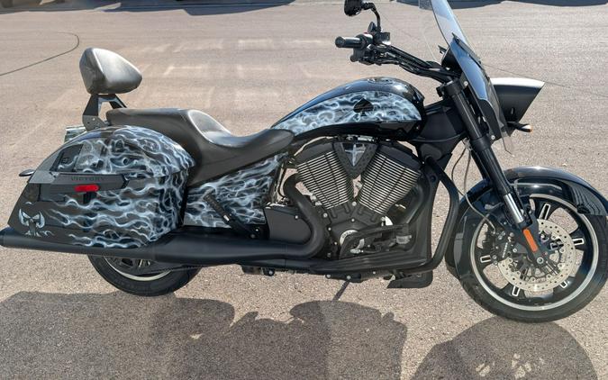 2014 Victory Cross Roads 8-Ball®