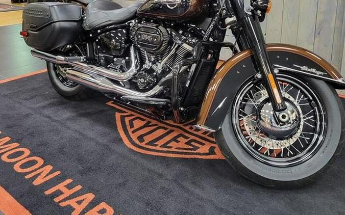 2019 Harley-Davidson® FLHCS - Heritage Classic 114