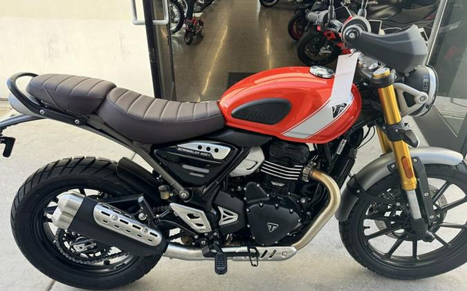 2026 Triumph Scrambler 400 X Baja OrangeAluminium