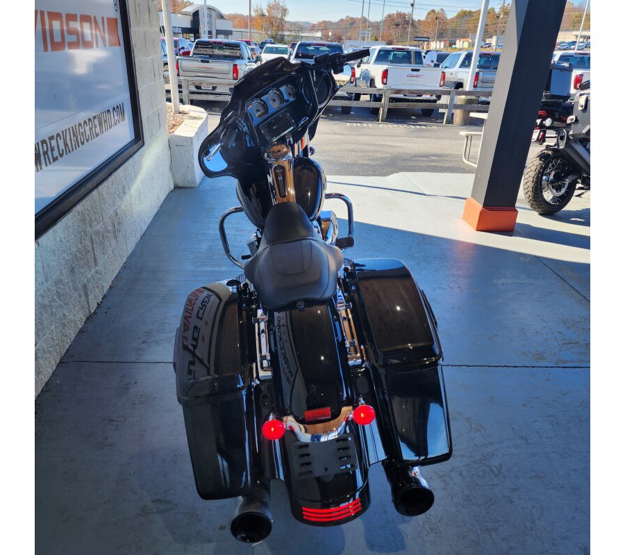 FLHXS 2017 Street Glide® Special