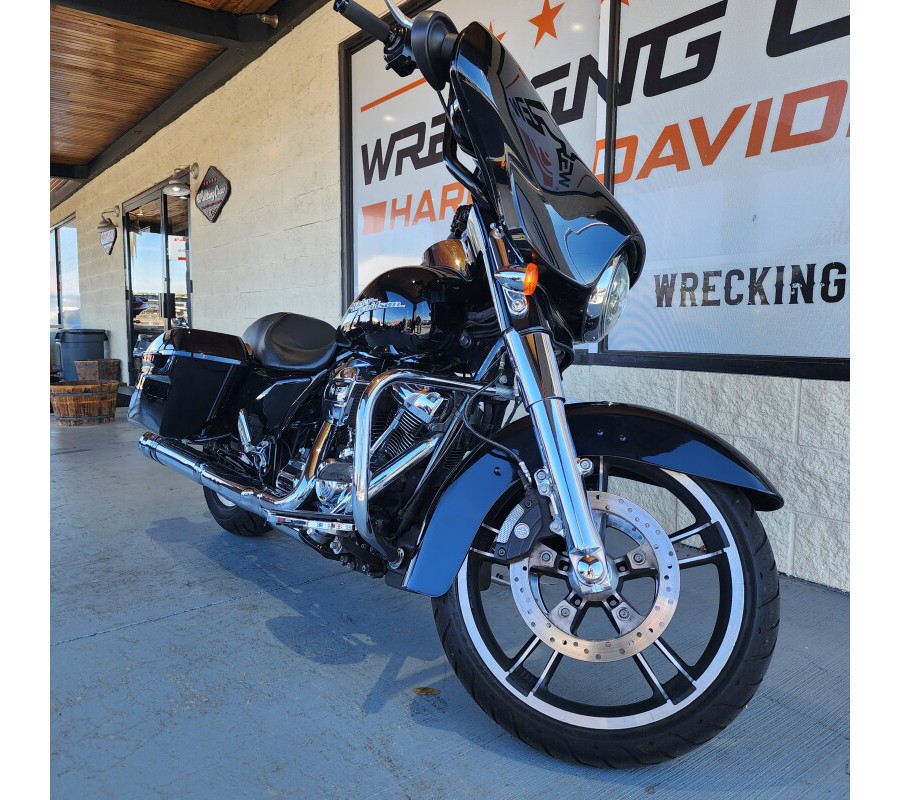 FLHXS 2017 Street Glide® Special