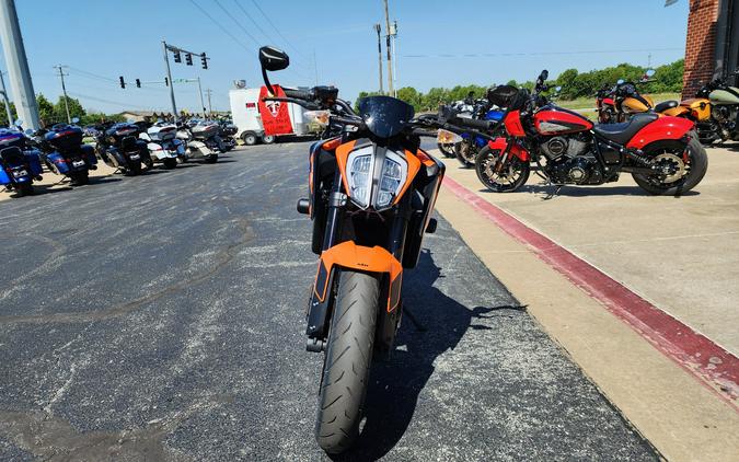 2022 KTM 890 Duke GP