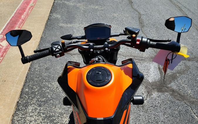 2022 KTM 890 Duke GP