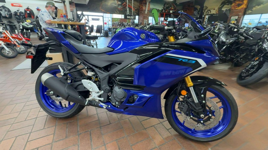 2025 Yamaha YZF-R3 ABS