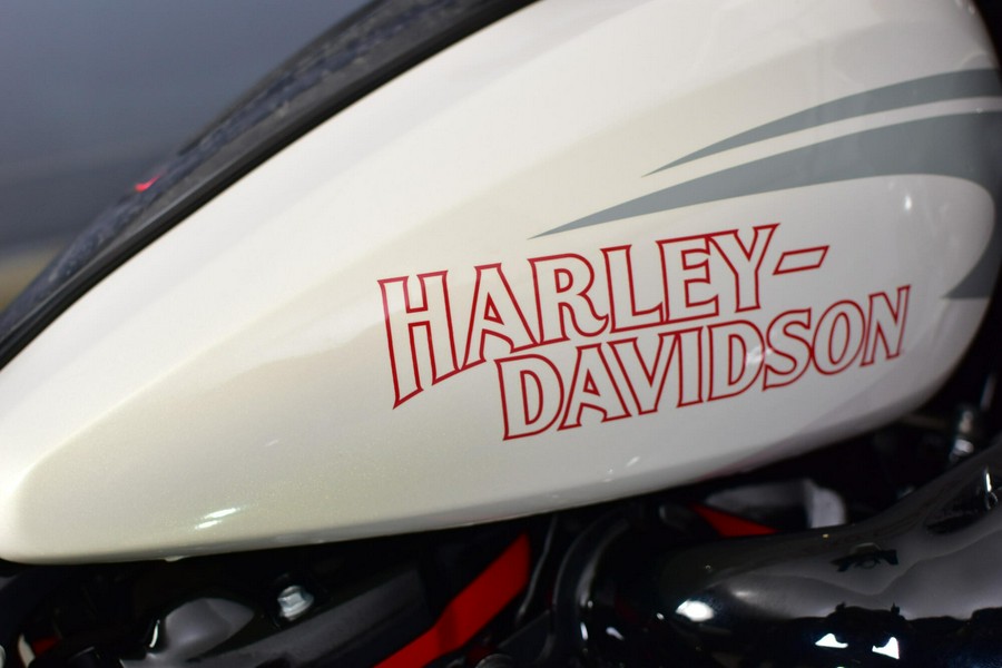 2024 Harley-Davidson CVO Road Glide ST Golden White Pearl