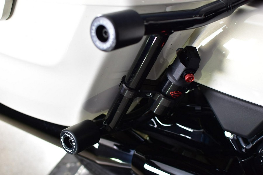 2024 Harley-Davidson CVO Road Glide ST Golden White Pearl