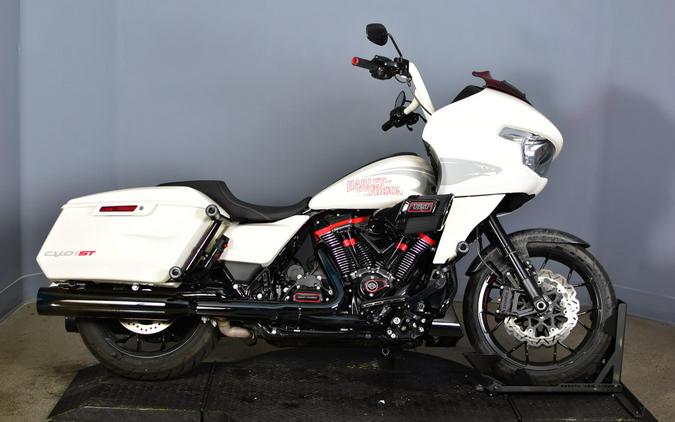 2024 Harley-Davidson CVO Road Glide ST Golden White Pearl
