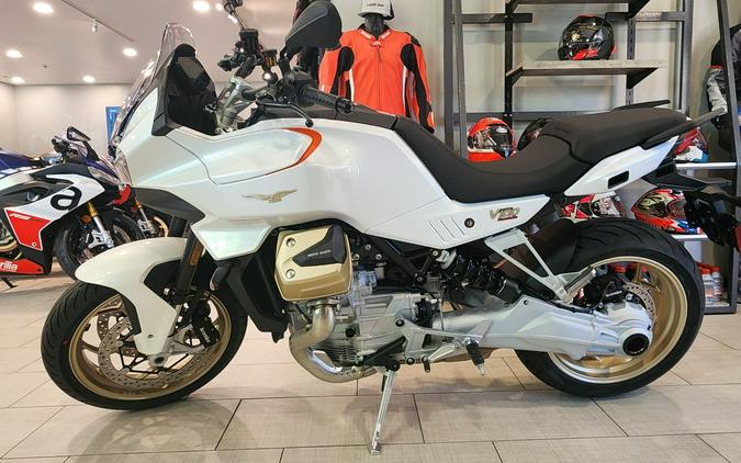 2023 Moto Guzzi V100 Mandello