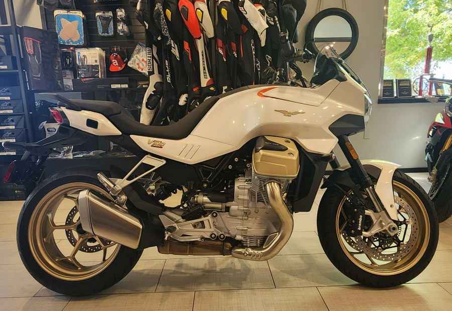 2023 Moto Guzzi V100 Mandello