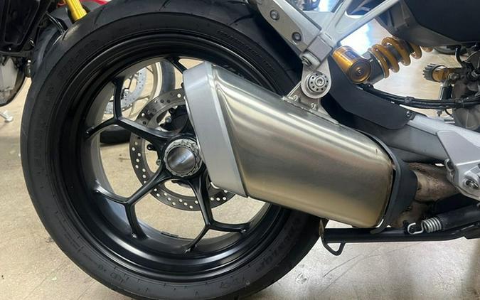 2023 Moto Guzzi V100 Mandello S
